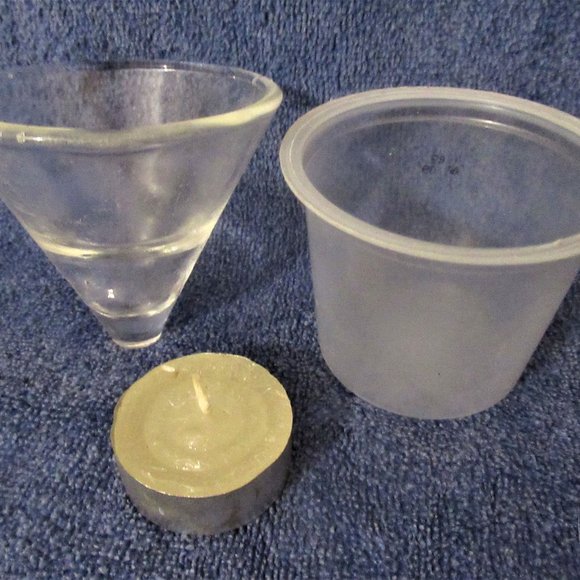 Customizable-color float candle - Picture 3 of 3